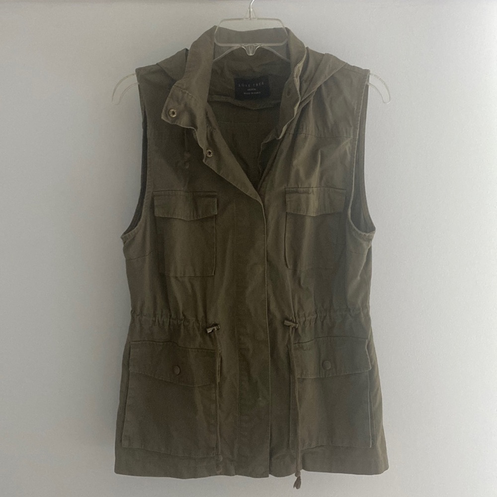 Love tree green vest